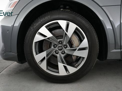 Used 2022 Audi e-tron Premium w/ Convenience Plus Package image 19