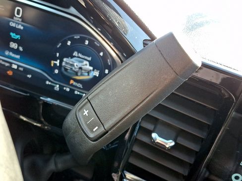 Used 2025 Chevrolet Silverado 2500 LTZ w/ LTZ Premium Package AWD/4WD image 14