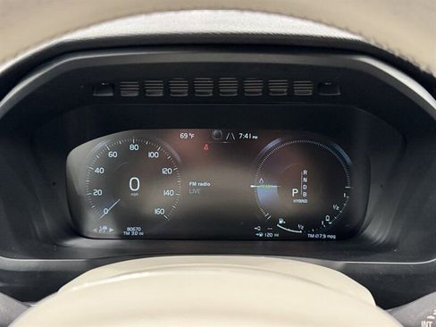 Used 2016 Volvo XC90 T8 Momentum w/ Vision Package image 26