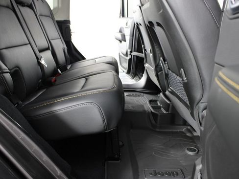 New 2026 Jeep Wrangler Unlimited Sahara AWD/4WD image 18