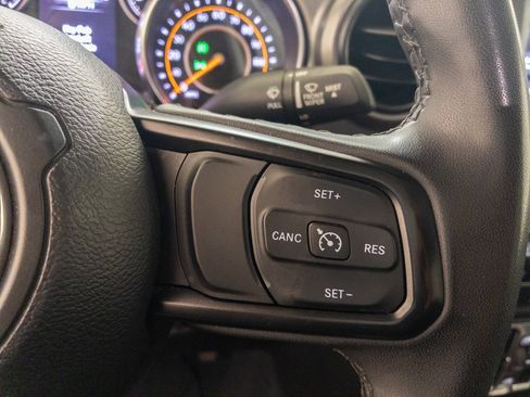 Used 2023 Jeep Gladiator Sport image 23