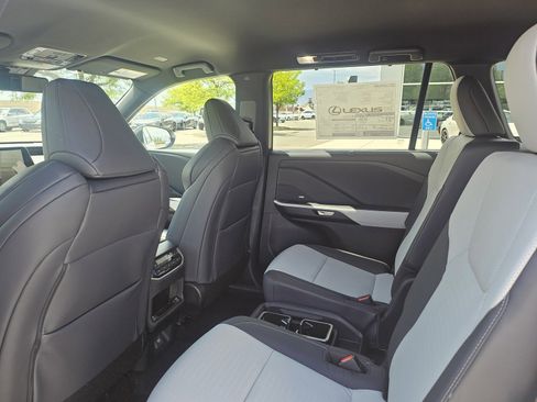 New 2026 Lexus TX 500h AWD image 16