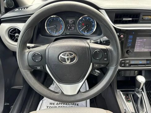Used 2019 Toyota Corolla LE FWD image 18