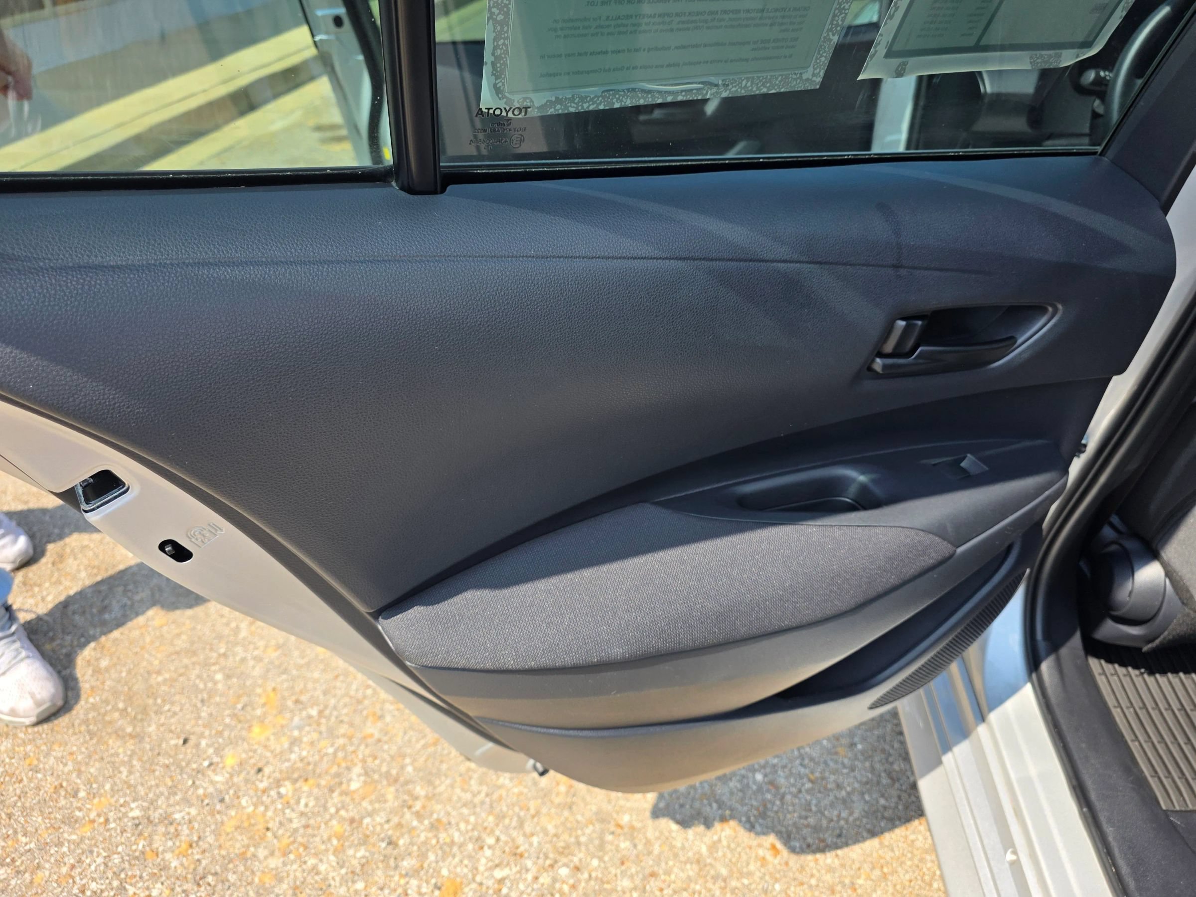 Used 2025 Toyota Corolla LE FWD image 10
