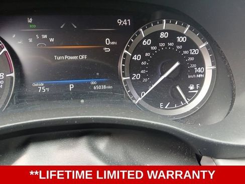 Used 2021 Toyota Highlander XLE AWD/4WD image 3