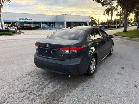 Used 2025 Toyota Corolla LE FWD image 5