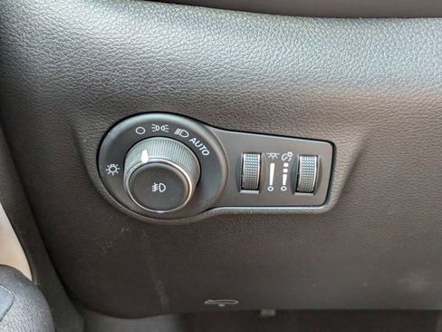 Used 2024 Jeep Compass Limited image 25