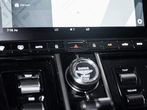 New 2026 Aston Martin V8 Vantage S image 24