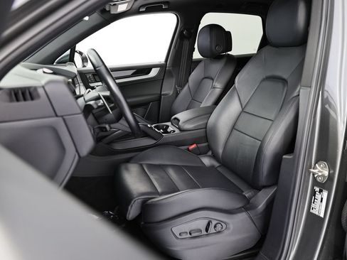 Used 2024 Porsche Cayenne AWD/4WD image 5