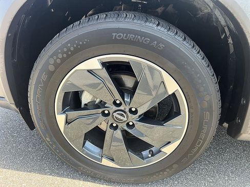 Certified 2024 Nissan Rogue SV AWD/4WD image 11