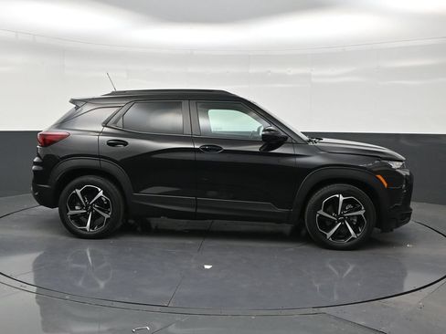 Used 2023 Chevrolet TrailBlazer RS w/ Sun and Liftgate Package FWD image 6