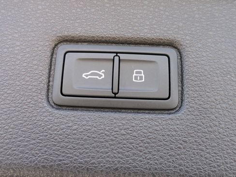 Used 2025 Audi SQ7 Premium Plus w/ Executive Package image 14