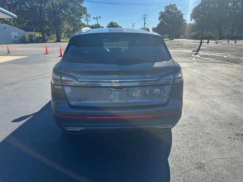 Used 2022 Lincoln Nautilus FWD w/ Premium Package image 4