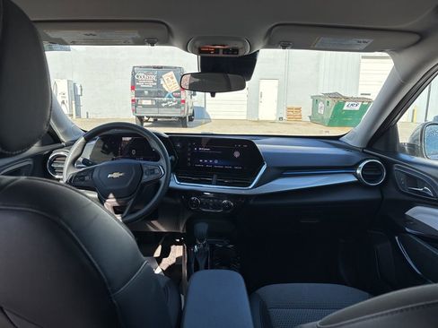 Used 2025 Chevrolet Equinox LT image 25