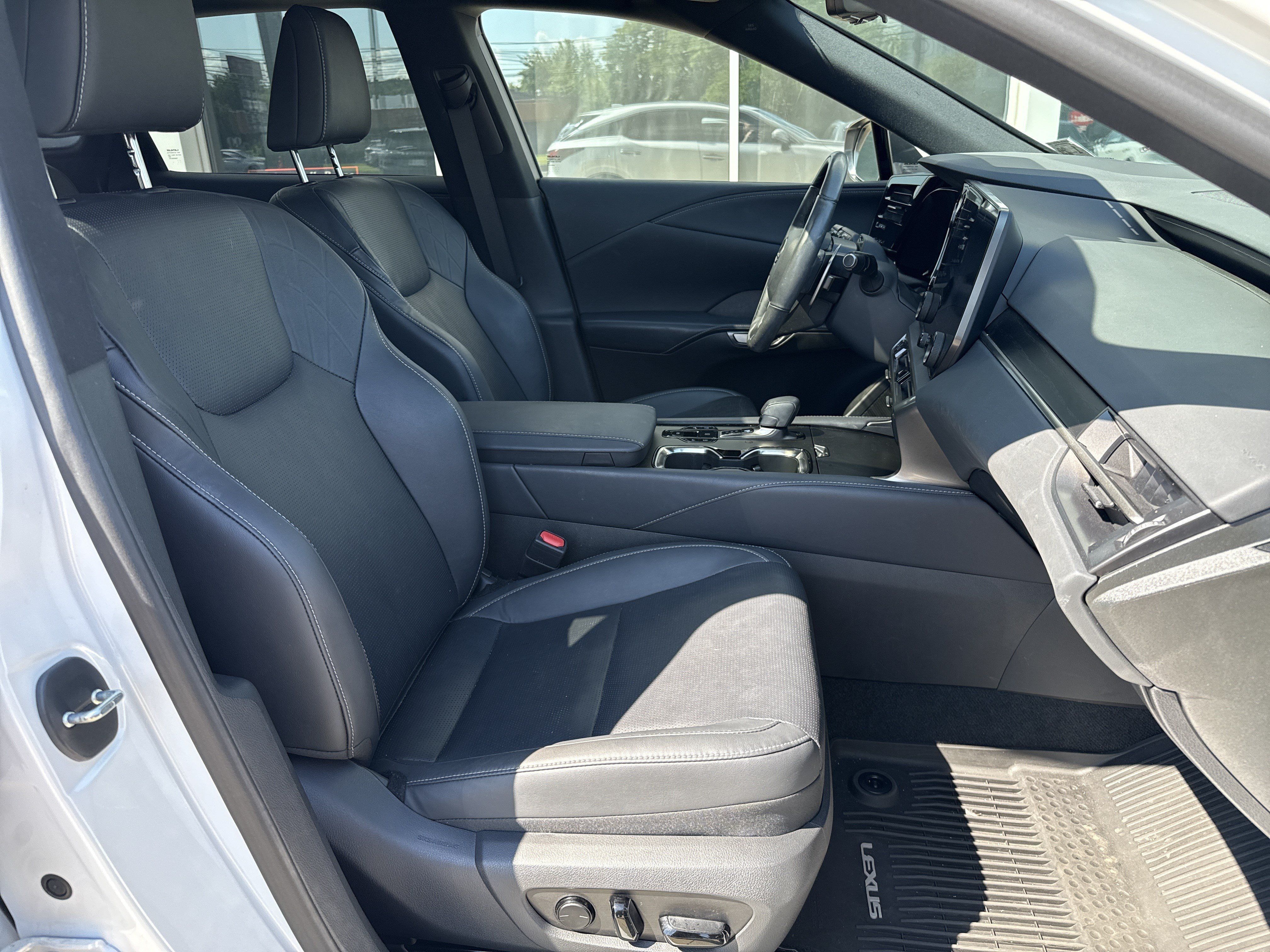 Used 2024 Lexus RX 350 Premium Plus w/ Convenience Package AWD/4WD image 3