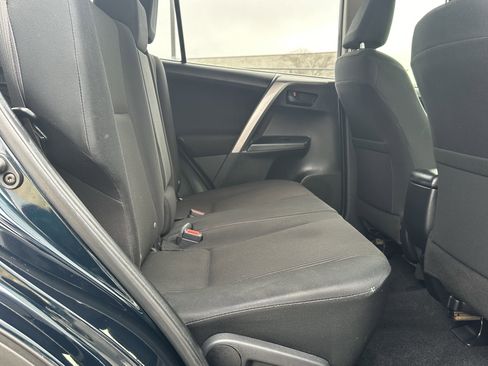 Used 2018 Toyota RAV4 LE image 17