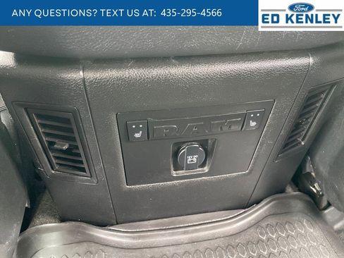 Used 2017 RAM 1500 Laramie w/ Convenience Group AWD/4WD image 8