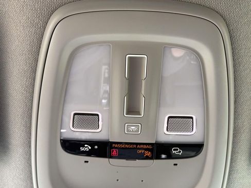 Used 2023 Volvo XC40 B5 Ultimate w/ Protection Package Premier image 27