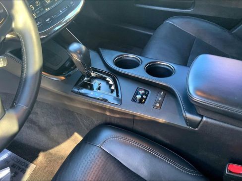 Used 2016 Toyota Avalon Limited image 17