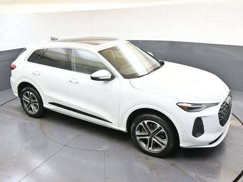 Used 2025 Audi Q5 Premium Plus w/ Premium Plus AWD/4WD image 50