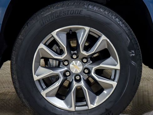 Used 2024 Chevrolet Silverado 1500 LT AWD/4WD image 16