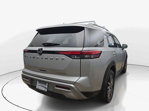 Used 2022 Nissan Pathfinder Platinum w/ Cargo Package FWD image 6