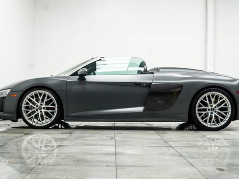 Used 2017 Audi R8 V10 w/ Carbon Exterior Package AWD/4WD image 15