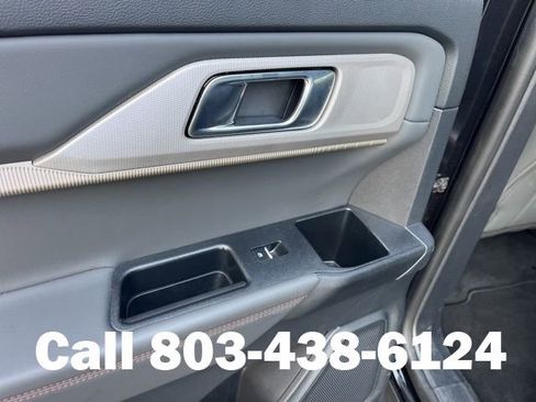 Used 2025 Ford Explorer Active w/ Active Comfort Package AWD/4WD image 13