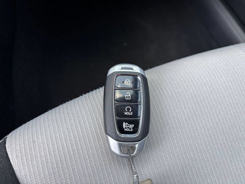 Used 2026 Hyundai Venue SEL FWD image 17
