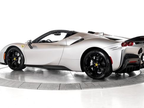 Used 2024 Ferrari SF90 Spider AWD/4WD image 7