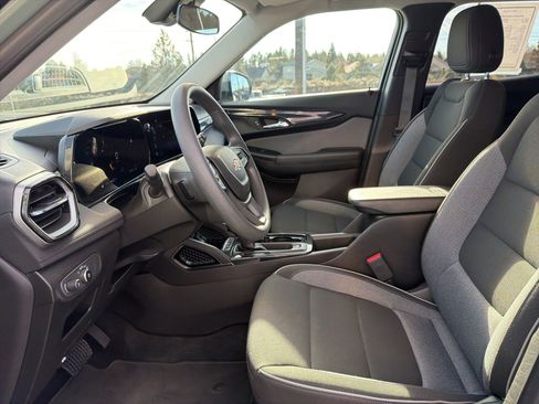 Used 2025 Chevrolet TrailBlazer LT image 18