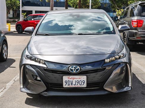 Used 2022 Toyota Prius Prime XLE FWD image 2