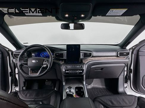 Certified 2020 Ford Explorer Platinum w/ Premium Technology Package image 11