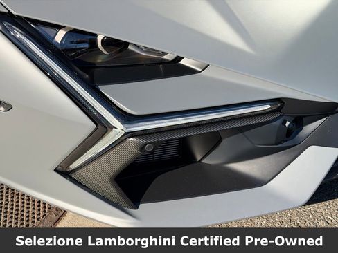 Used 2025 Lamborghini Revuelto Base image 13