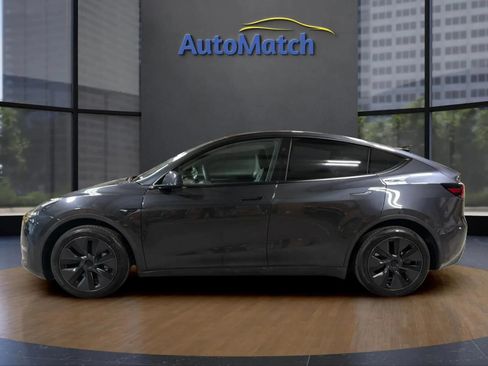 Used 2024 Tesla Model Y Long Range RWD image 6