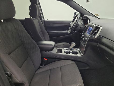 Used 2021 Jeep Grand Cherokee Laredo image 21