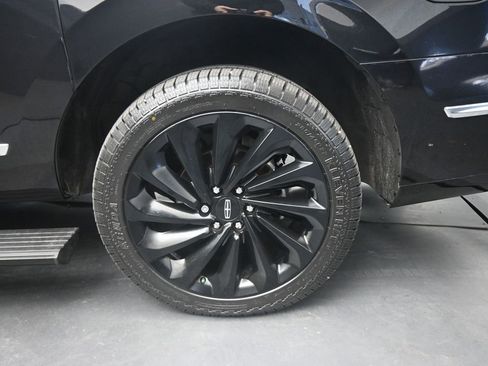 Used 2020 Lincoln Navigator L Reserve w/ Equipment Group 208A Reserve image 29