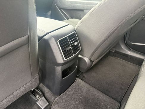 Used 2025 Kia Sportage LX FWD image 22