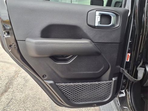 Used 2021 Jeep Wrangler Unlimited Sahara image 61