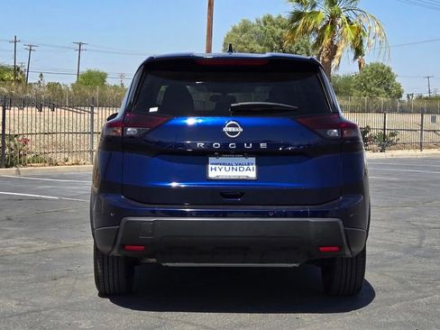 Used 2025 Nissan Rogue SV FWD image 5