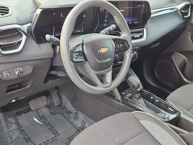 Used 2025 Chevrolet TrailBlazer LT AWD/4WD image 10