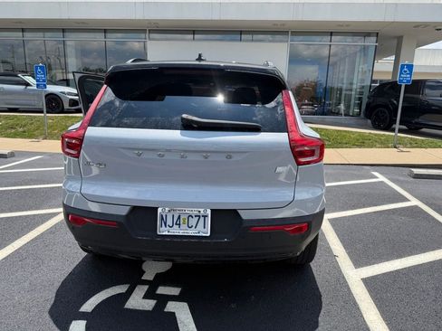 Used 2021 Volvo XC40 P8 Recharge w/ Advanced Package AWD/4WD image 3