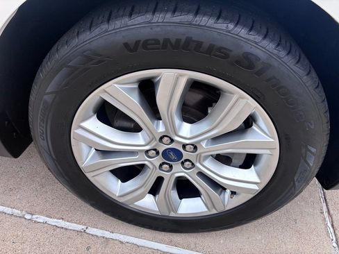 Used 2021 Ford Edge Titanium FWD image 6