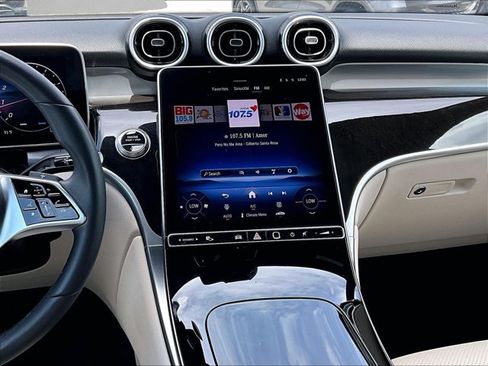 Certified 2025 Mercedes-Benz GLC 300 image 8