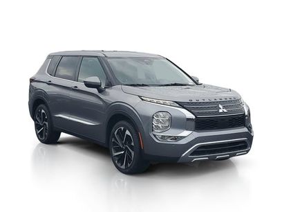 Used 2023 Mitsubishi Outlander SE