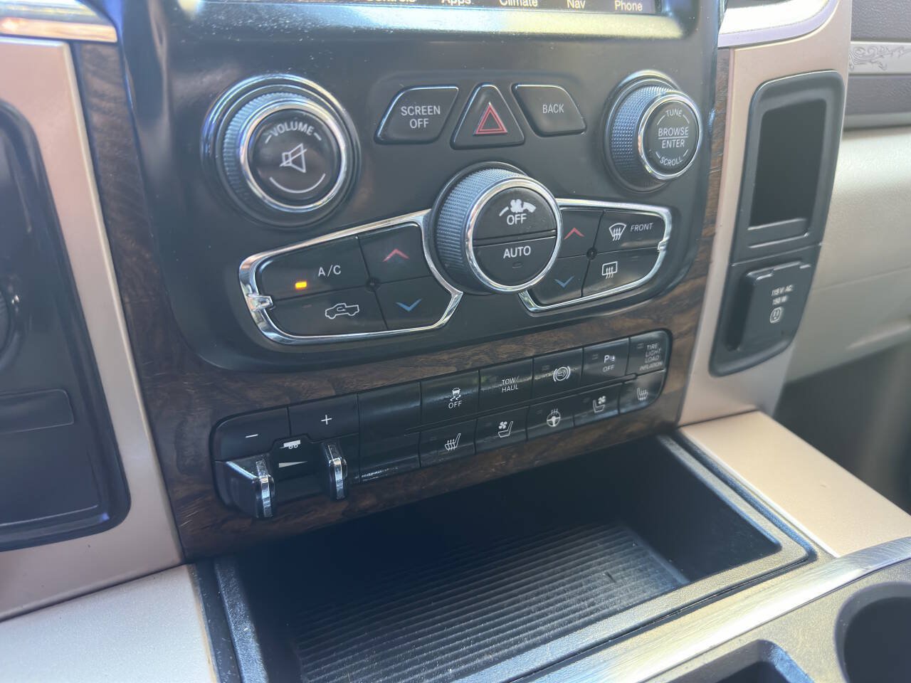 Used 2013 RAM 2500 Longhorn w/ Cold Weather Group AWD/4WD image 16