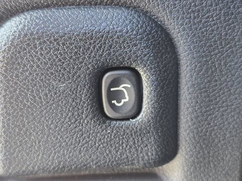 Used 2021 Dodge Durango R/T w/ Technology Group RWD image 17