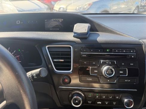 Used 2013 Honda Civic LX image 9