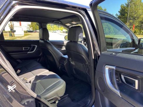 Used 2017 Land Rover Discovery Sport HSE Luxury image 11
