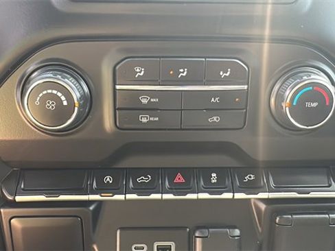 Used 2021 Chevrolet Silverado 1500 Custom image 20